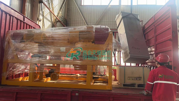 鉆井液變頻離心機-450型臥螺離心機發(fā)貨